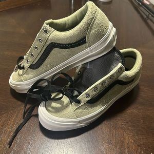 Vintage Green Vans Size 7.5 in women’s. Rich Navy Green